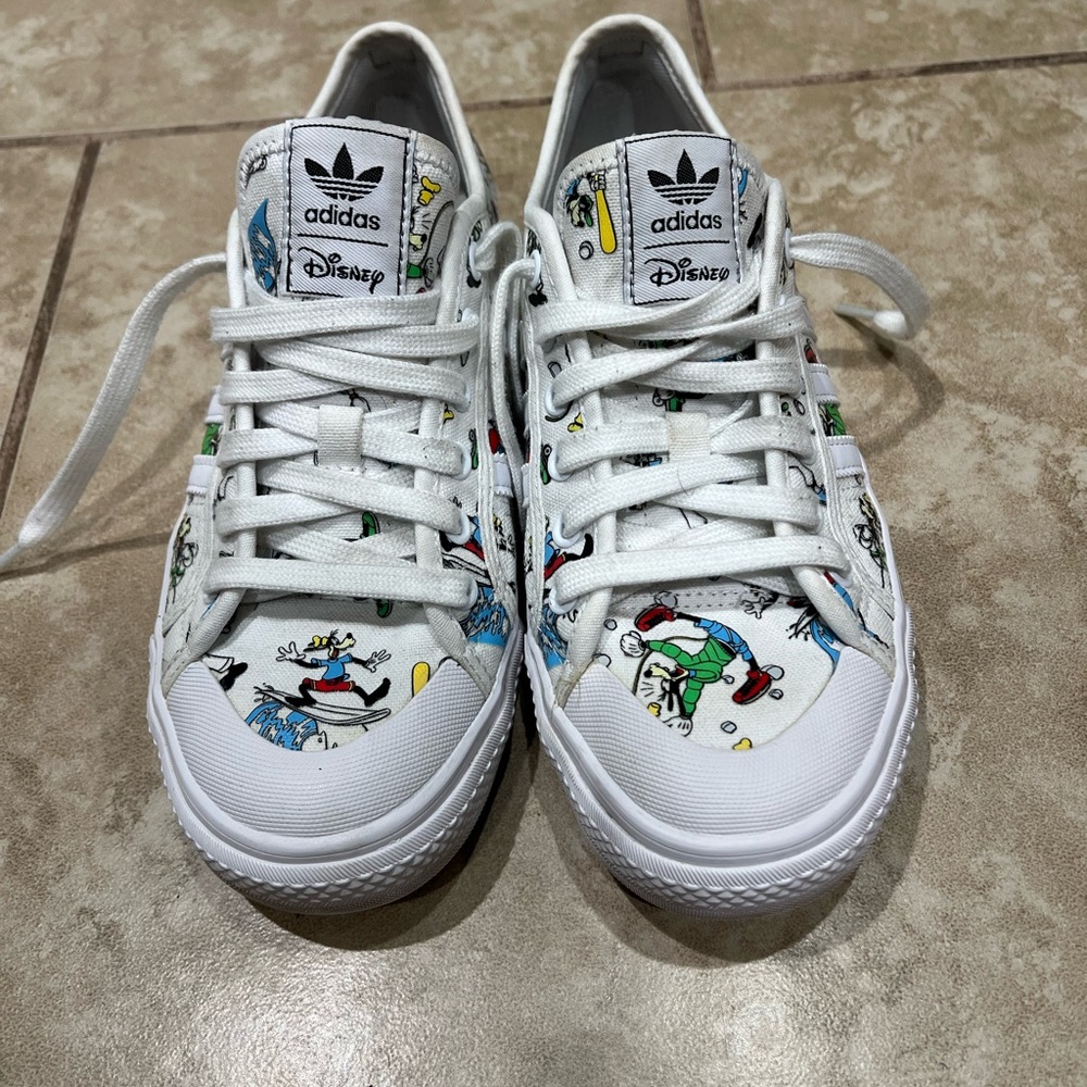 Adidas Disney Nizza Goofy Sneakers - White Ortholite EUC Size 6.5 Men 8.5 Woman - Picture 2 of 9